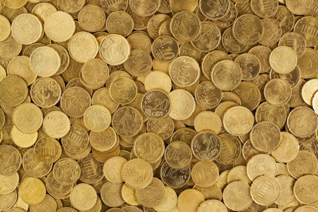 pile-of-gold-round-coins